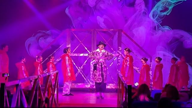 Фрагмент из мюзикла "Обыкновенное чудо" центра Дианы Гурцкой - исполняет Тараненко Олеся. смотреть онлайн