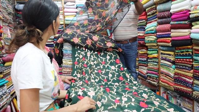Rishikesh Fabric Market Better Than Delhi's Katran Market Or Gandhi Nagar Ep.1 | Shopping With Mom смотреть онлайн
