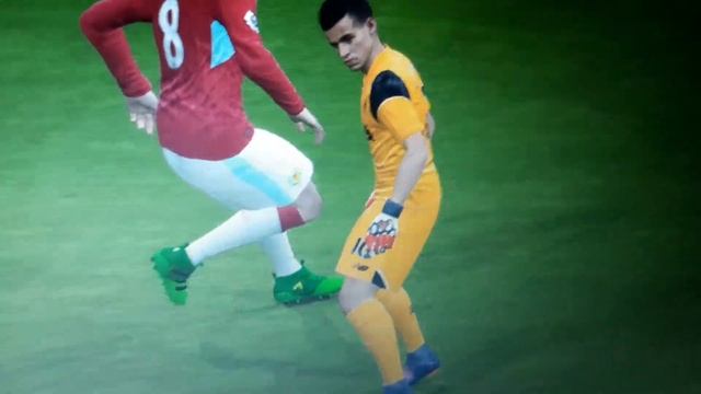КАКОГО Coutinho ВРАТАРЬ????ОН ТАМ ДАЖЕ НЕ СТОИТ ОН НЕ НА РАМЕ АУ KONAMI ВЫ В КОСМОСЕ? смотреть онлайн