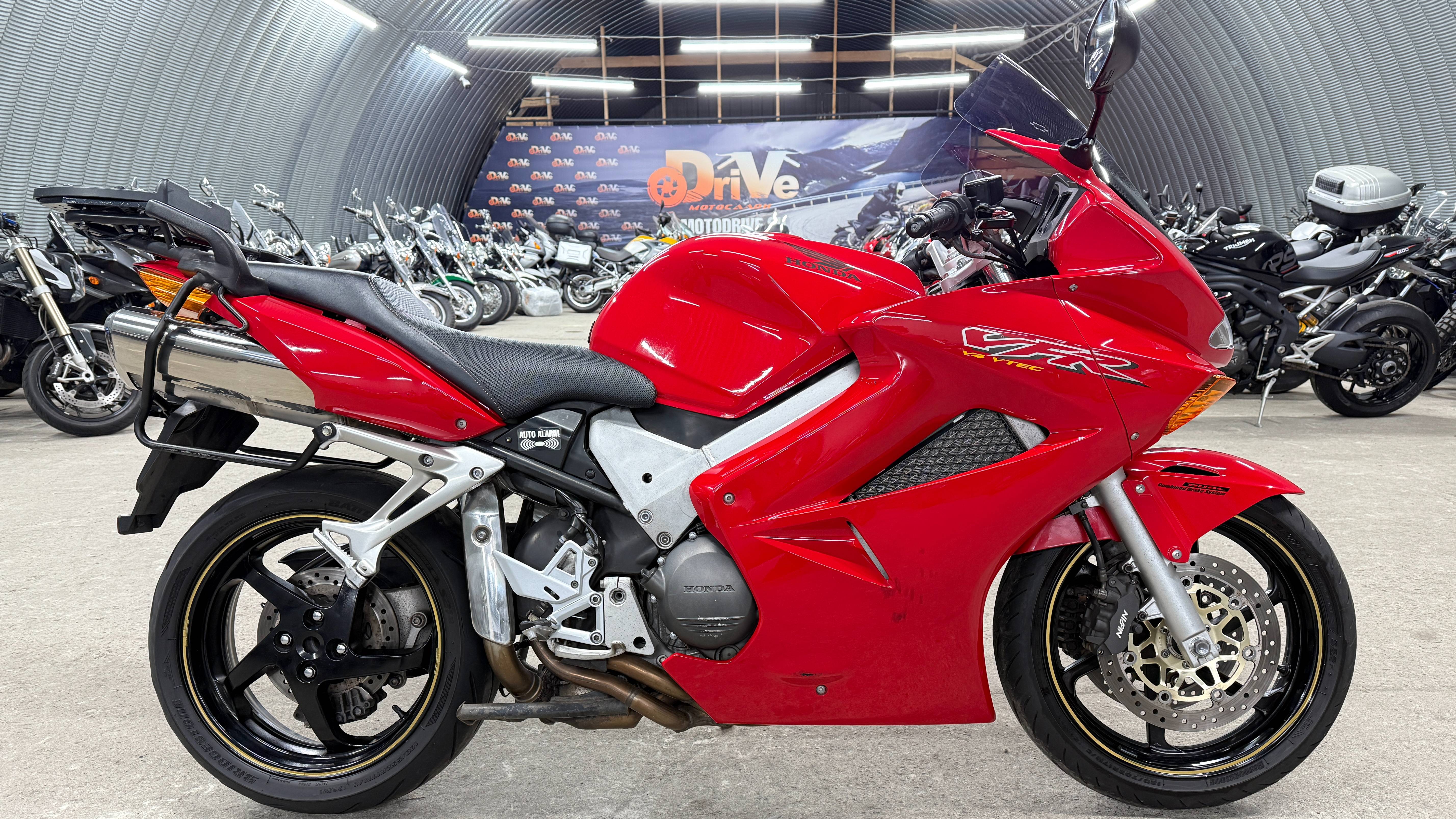 Обзор Honda VFR 800 |В НАЛИЧИИ| смотреть онлайн