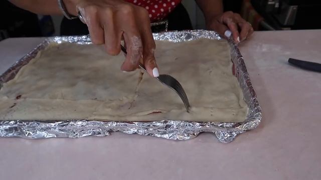 How To Make Belizean Jam Roll