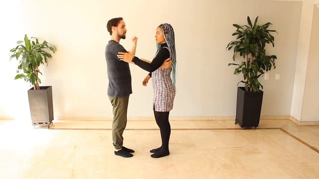 Salsa Basics With A Partner: How to Switch Basics Smoothly & Show Intention смотреть онлайн