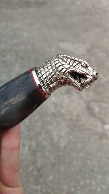 Кизлярский нож "Гюрза" из дамасской стали смотреть онлайн