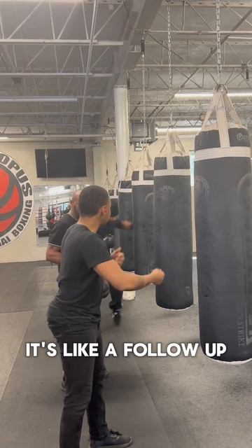 Boxing Is All About Flow & Shifting Your Weight #boxingtraining #boxingcoach #boxing #martialartist смотреть онлайн