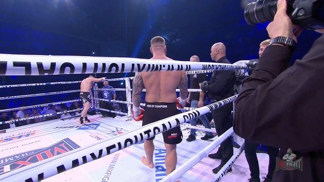 Lada Suk vs Viktor Bogutzki // Mixfight Cahmpionship 2018 Frankfurt смотреть онлайн