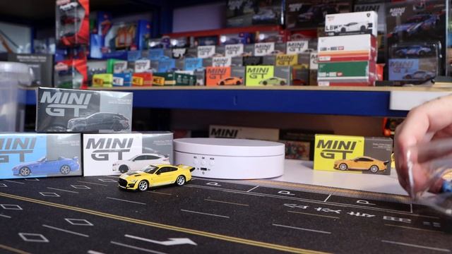 Mini GT Shelby GT500 Dragon Snake Concept Yellow #535, Lancia Stratos Rally Monte Carlo winner #504 смотреть онлайн