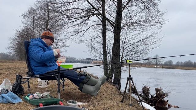 Фидерная рыбалка в феврале на Чигиринском водохранилище . Первый выезд , открытие сезона смотреть онлайн