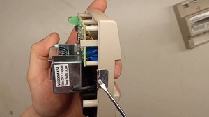 Разбираем счётчик и смотрим содержимое счетчика Энергомера