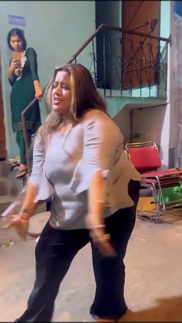 Housewife And Young Boy's Amazing Dance Competition смотреть онлайн