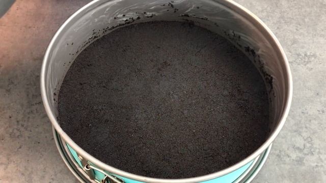 PINEAPPLE Cake With OREO Base | Dominican Chefgro