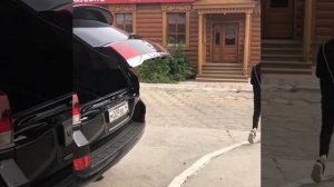 Как нужно закрывать багажник в Land Cruiser 200