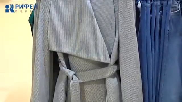 Женское пальто. Глядя в зеркало. ТК Рифей. Стилист Надежда Мурзина смотреть онлайн