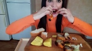 МУКБАНГ/СКУМБРИЯ С КАРТОШКОЙ