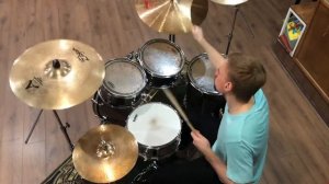 Звук барабанов и железа