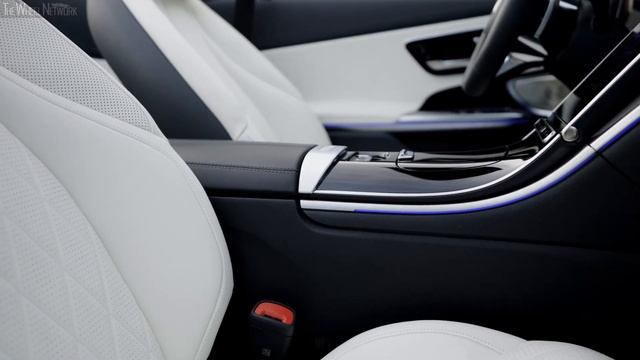 2024 Mercedes-Benz CLE 450 4MATIC Cabrio | Spectral Blue | Driving, Interior, Exterior смотреть онлайн