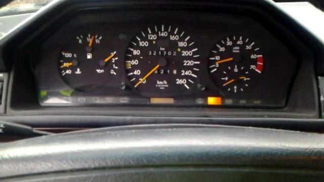 Mercedes Benz 400E 420E W124 -93 Driving/sound V8