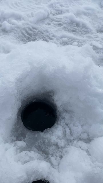 А у вас клюет?Рыбалка в марте!! смотреть онлайн