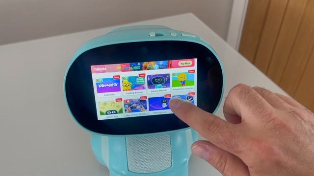 Miko 3 Robot Review by James Murden | Tech Review смотреть онлайн