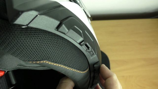 Schuberth C4 en Sena SC1 advanced смотреть онлайн