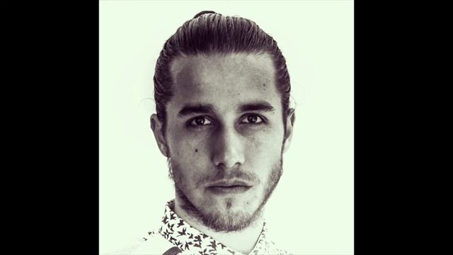 Király Botond- It's Probably me смотреть онлайн