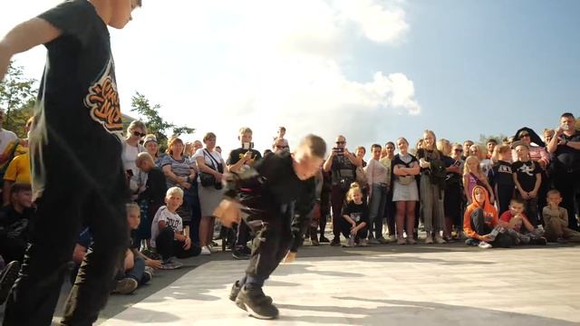 ПРОСПЕКТ 2019 - БРЕЙКИНГ КИДС BBOY ROCKY VS BBOY SHNUROK смотреть онлайн