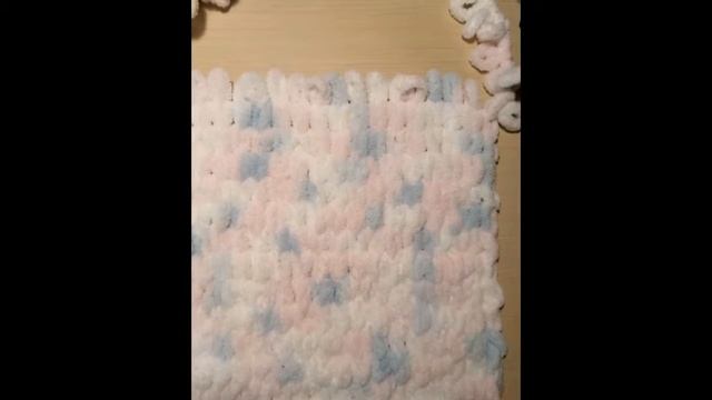 Мягкий плед из пряжи Alize Puffi
