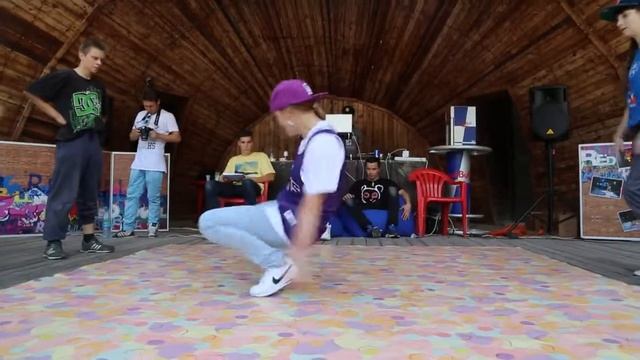 Сора и Антоха -VS- Шкет и Жулик - 1/4 TopFoot - Rock'ushka Battle (2013) смотреть онлайн