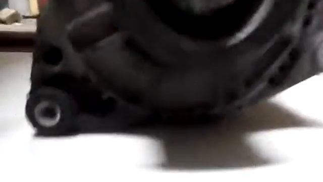 wyjące łożyska w alternatorze z 2.4 V6 Audi A6 C5 смотреть онлайн