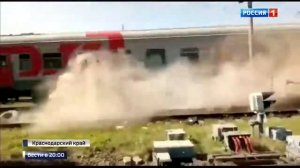 Поезд Разорвал Автомобиль на Куски Авария С Поездом