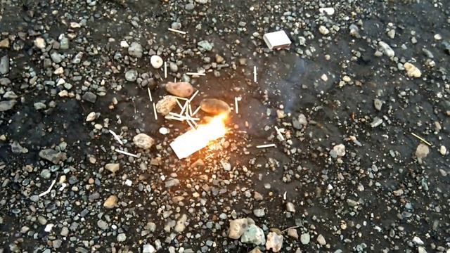 2 бенгальских огня завернутых в бумагу смотреть онлайн