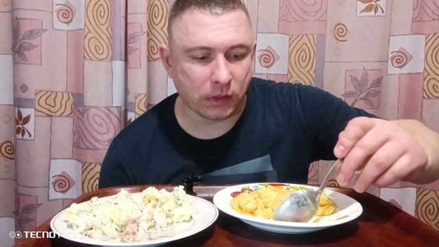 мукбанг/обжор/гороховое пюре,оливье салат/ смотреть онлайн
