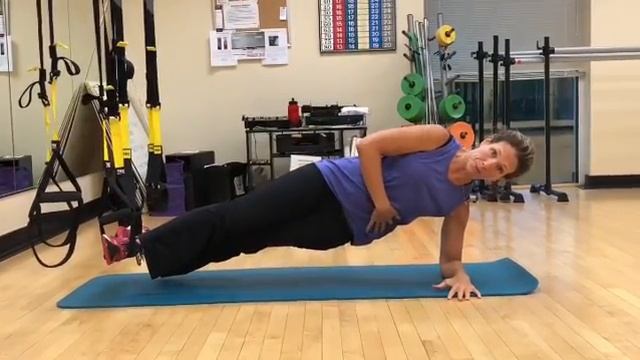 Trx move of the week - side plank with knee pull смотреть онлайн