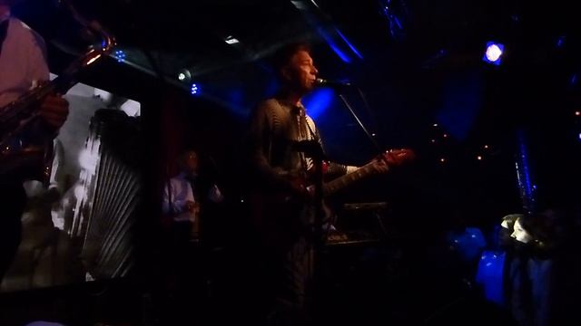 Валерий Сюткин — Как жаль / клуб 16 тонн / смотреть онлайн