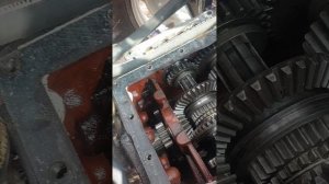 заклинило втулка реверса на т 25. вскрытие и ремонт КПП.