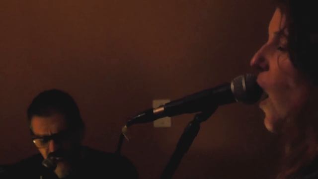 Pin Ups - Crack (Live) смотреть онлайн