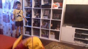 Маленького мальчика съела гигантская мухоловка. А потом и девочку