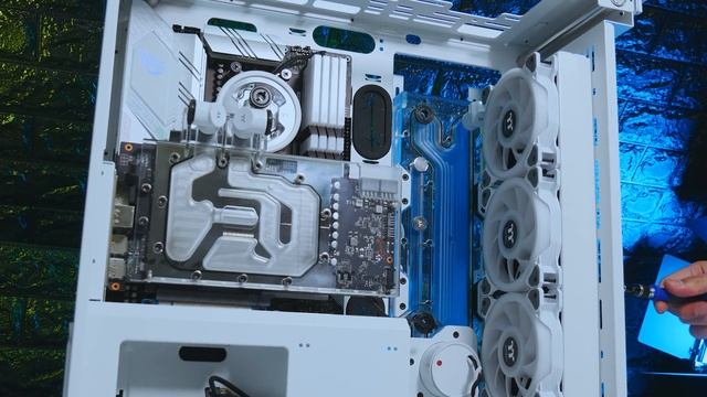 Thermaltake Core P6 Quick Build - A Classic Open-Air Case смотреть онлайн