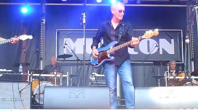 The Clarks en Cesar Zuiderwijk смотреть онлайн