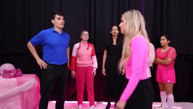Girls vs Boys in the ULTIMATE CHALLENGE SHOWDOWN! | Rebecca Zamolo смотреть онлайн
