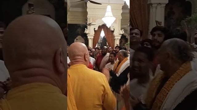 Ecstatic Tulasi Aarti Kirtan by HH Nava Yogendra Maharaj & dance by HH Bhakti Marg Maharaj смотреть онлайн