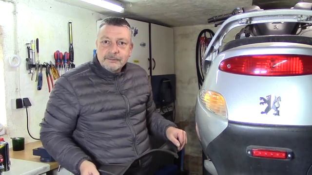 Peugeot Elyseo 50 ( Variomatik mit 8,5er Gewichten bestücken ) Probefahrt auf dem Hof.. смотреть онлайн