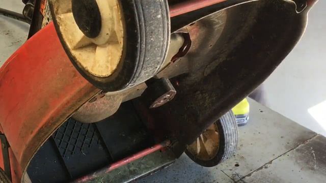 CHANGING LAWN MOWER BLADES ROVER VICTA - SUNDAYS смотреть онлайн