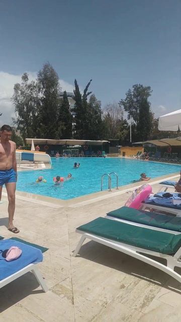 Один из бассейнов в Армас Грин фугла в Аланье смотреть онлайн