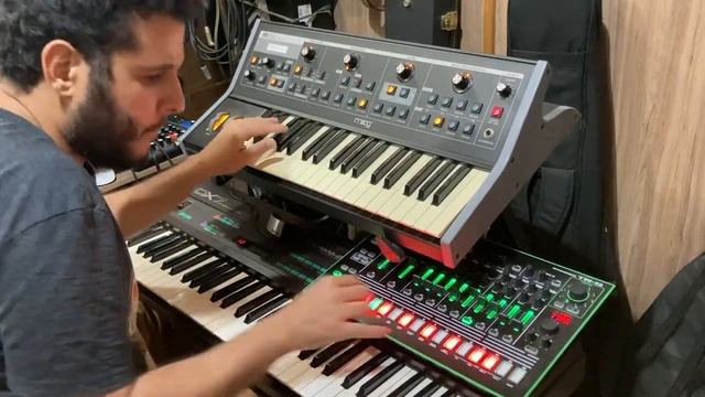 Funky Jam - Yamaha DX7, Moog Bass, Roland TR смотреть онлайн