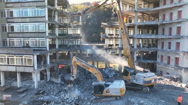 😎 Caterpillar 365B Longfront, 336,... High-Rise Demolition, Landratsamt Esslingen, 25.10.2022. #4