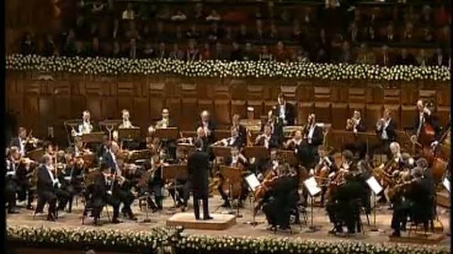 Beethoven Symphony 3, 9 смотреть онлайн