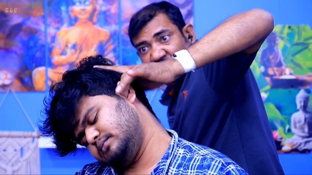Asim Barber most famous Wooden Hammer 🔨 massage with many dangerous neck crack | asim barber ASMR смотреть онлайн