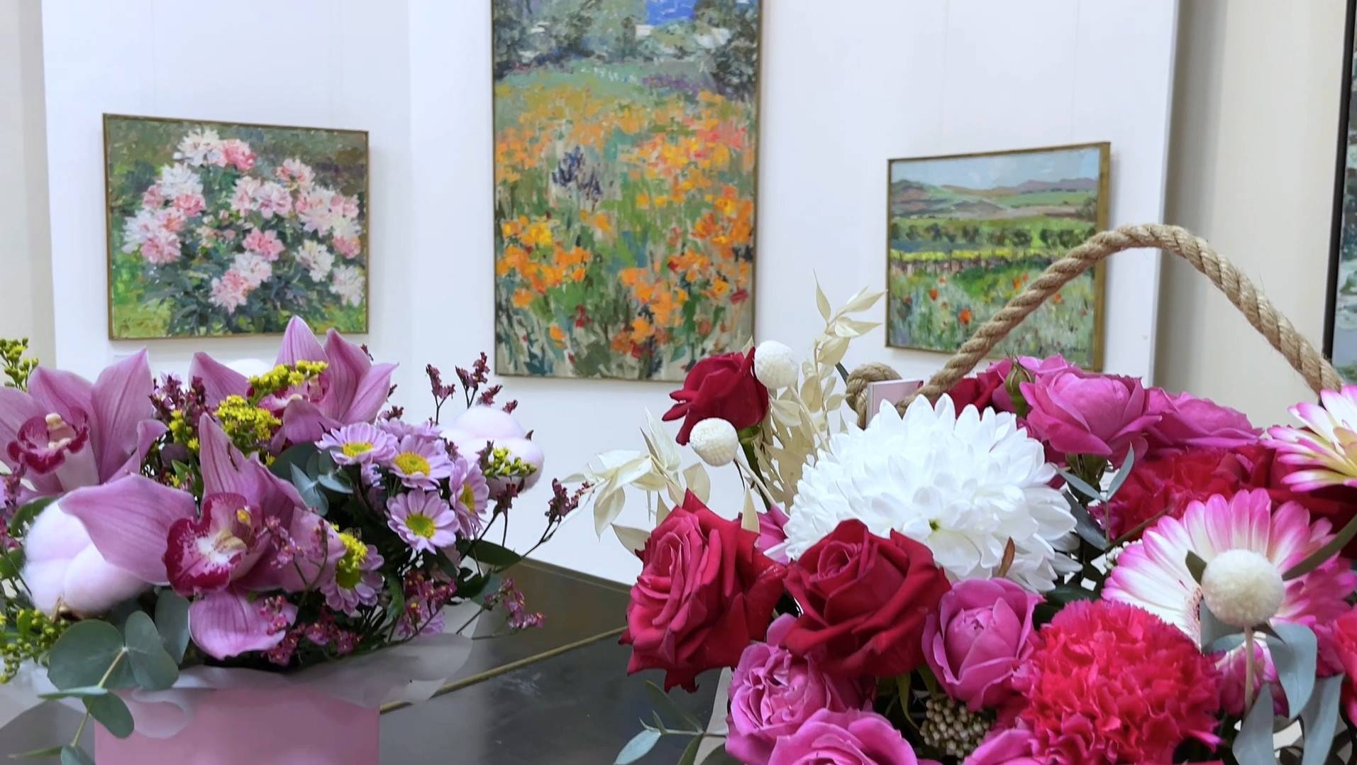 МИР, В КОТОРОМ Я ЖИВУ. Выставка живописи Надежды Севериной. 2025 год смотреть онлайн