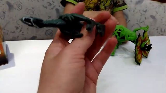 Динозавры Дилофозавр и Велоцираптор РАСПАКОВКА!!!Dilophosaurus Velociraptor toys смотреть онлайн