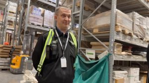 ОХРАННИК БЕЗ УДОСТОВЕРЕНИЯ ТРЕБУЕТ ЧЕК И ОБВИНЯЕТ В КРАЖЕ / РАЗЪЯСНИЛ ПОЛИЦИИ ПО ЗАКОНУ